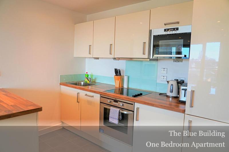 Gunwharf Quays Apartments Portsmouth Exterior photo