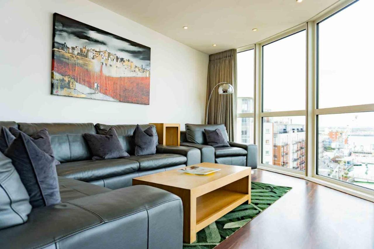 Gunwharf Quays Apartments Portsmouth Exterior photo
