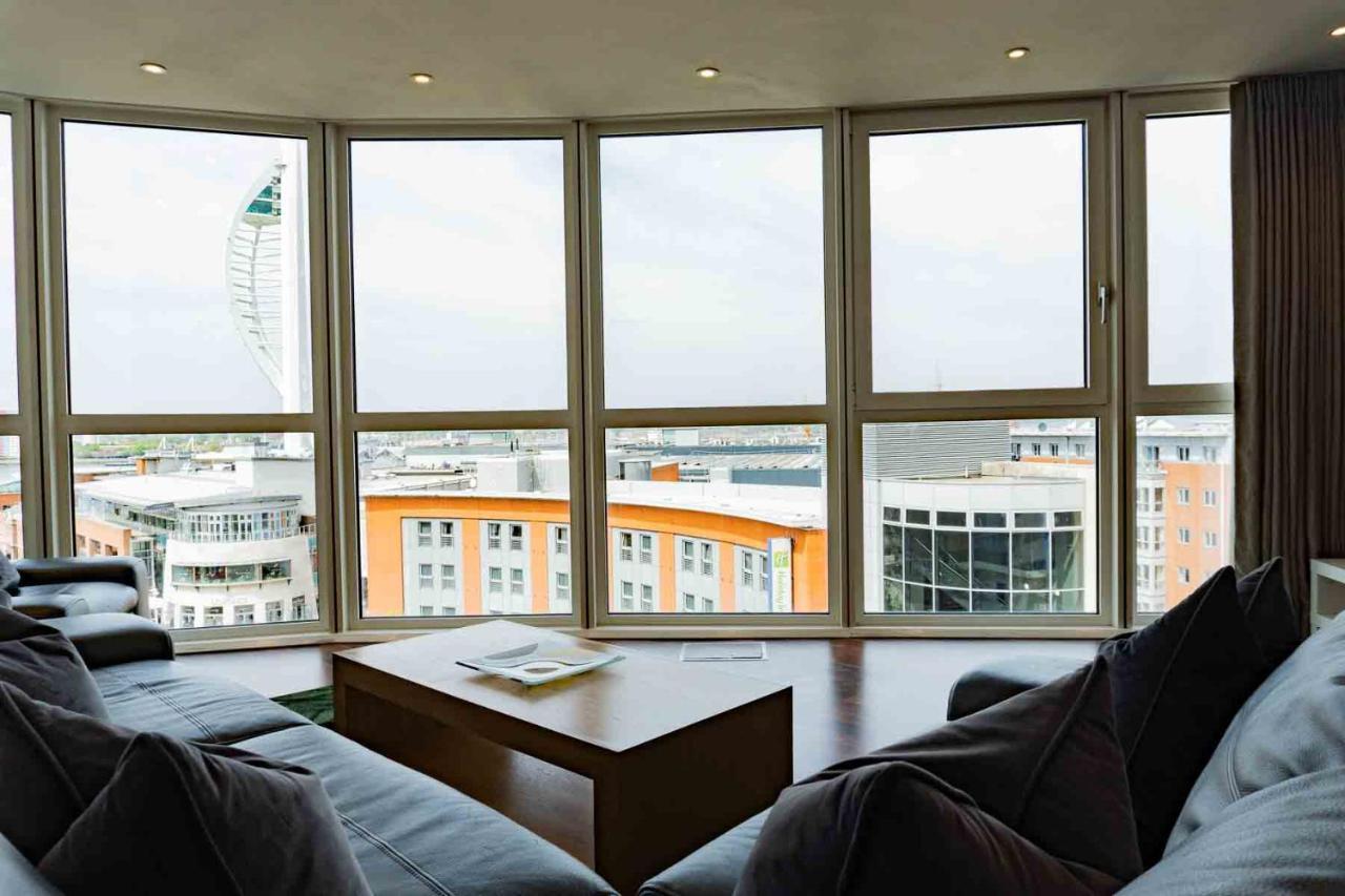 Gunwharf Quays Apartments Portsmouth Exterior photo